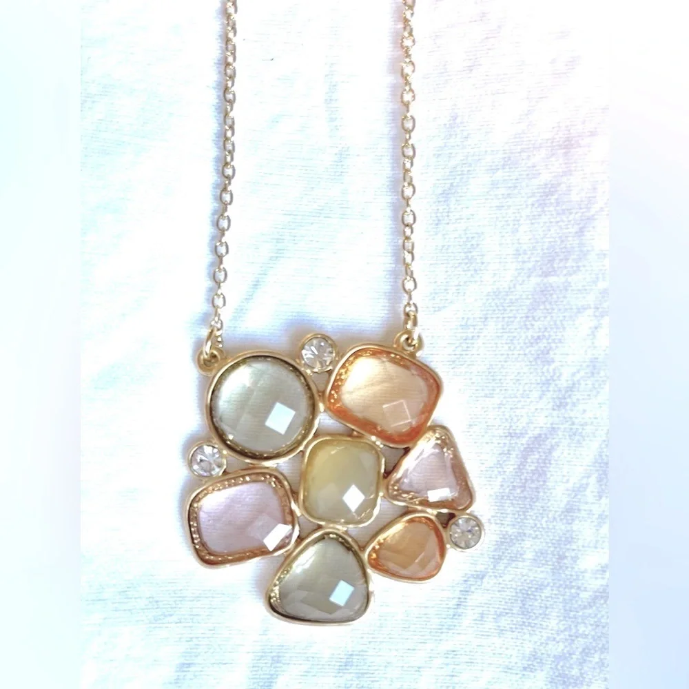 NWT! ❤️‍🔥 LOFT Necklace!